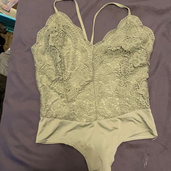 Green lace body suit - Picture 1 of 2